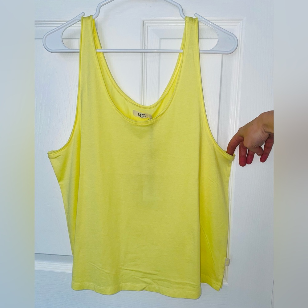 UGG tank top (M)